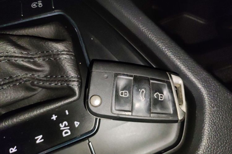 大众 途观L 2022款 330TSI 自动两驱舒享版中控内饰11