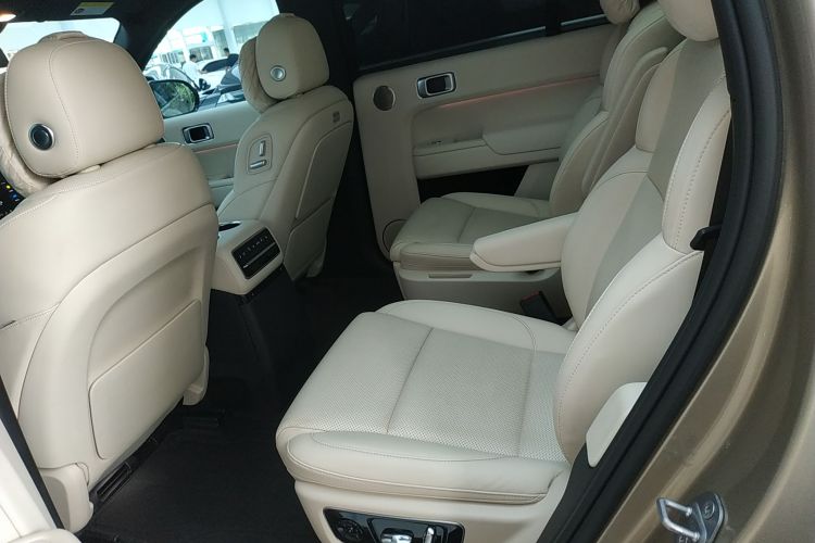 理想汽车 理想L9 2022款 Max中控内饰21