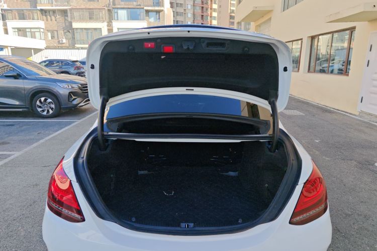奔驰C级 2021款 C 260 L 运动版机舱底盘23