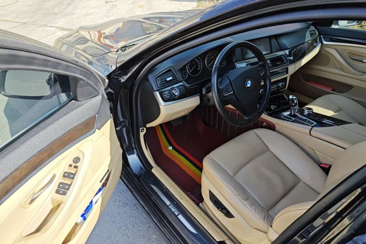 宝马5系 2013款 525Li 豪华型中控内饰20