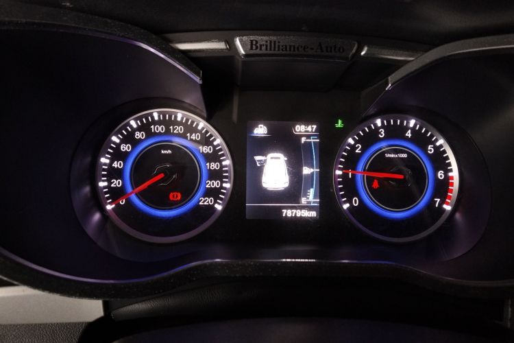 中华V3 2015款 1.5L 手动智能型中控内饰14