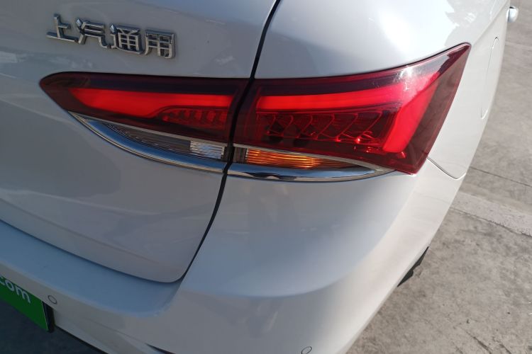 别克 英朗 2019款 18T 自动互联精英型 国VI车身外观9