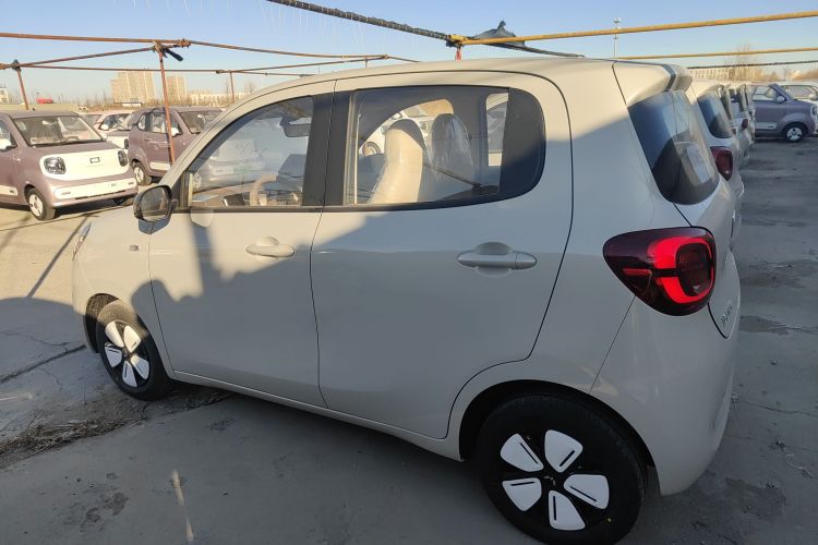 五菱汽车 宏光MINIEV 2025款 四门版 进阶款车身外观4