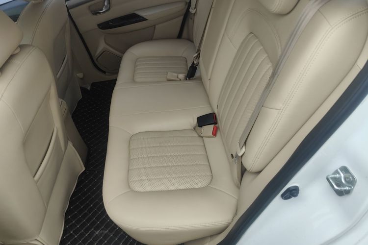 长城C30 2016款 1.5L AMT豪华型中控内饰21