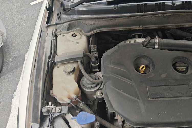 福特 蒙迪欧 2013款 2.0L GTDi200豪华型局部细节9006