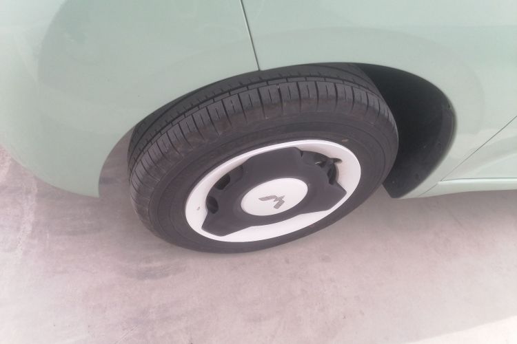 五菱汽车 宏光MINIEV 2024款 第三代 215km 青春版车身外观6002