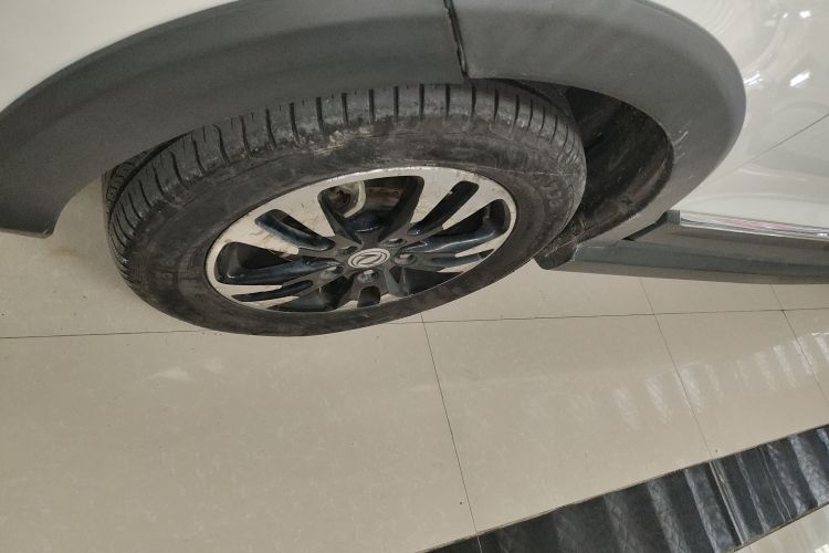 东风风光 风光370 2018款 S370 1.5L 手动豪华型 5座车身外观6007