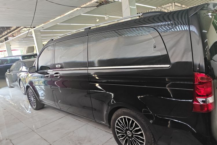 奔驰 威霆 2018款 2.0T 商务版 国VI车身外观4