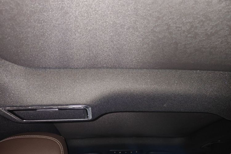 奔驰GLC 2019款 GLC 300 L 4MATIC 动感型中控内饰22