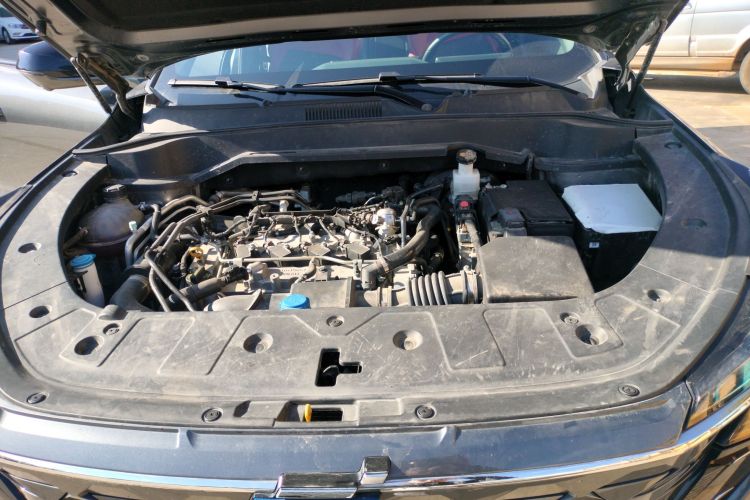 长安欧尚Z6 2023款 蓝鲸 2.0T 自动智行型机舱底盘24