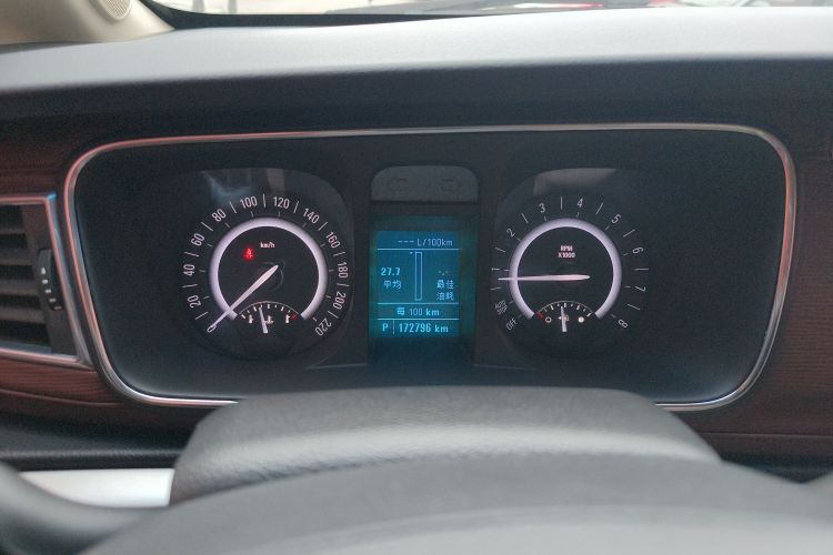 别克GL8 2017款 25S 豪华型 国V中控内饰14