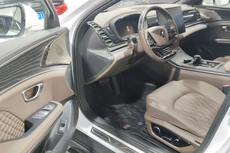 比亚迪 汉 2022款 EV 创世版 610KM四驱尊享型中控内饰20