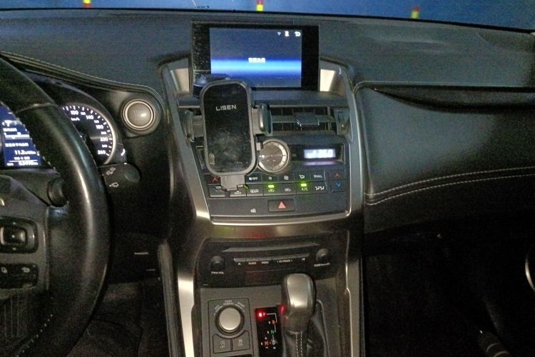 雷克萨斯NX 2015款 200 前驱 锋行版中控内饰16