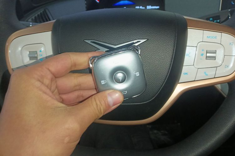 凯翼拾月 2025款 Mate 410km踏浪版中控内饰7001