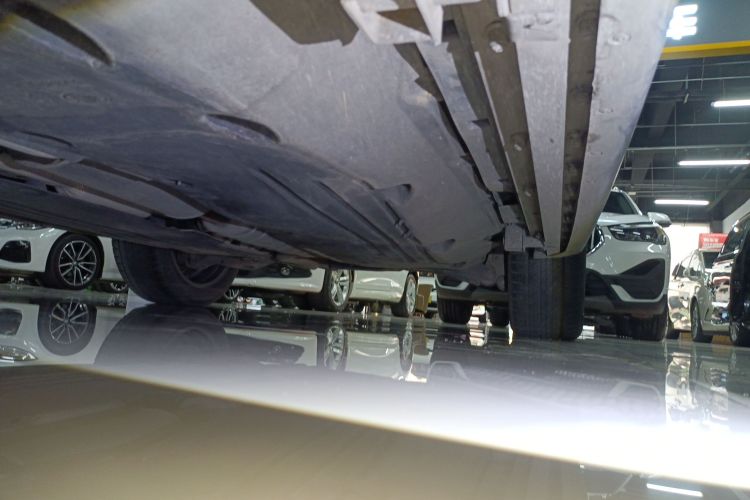 路虎 发现运动版 2020款 249PS R-Dynamic 性能科技版 7座局部细节9002