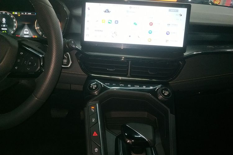 领克06 2023款 Remix 1.5T Hero中控内饰16