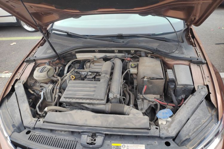 大众 凌渡 2017款 230TSI DSG风尚版机舱底盘24