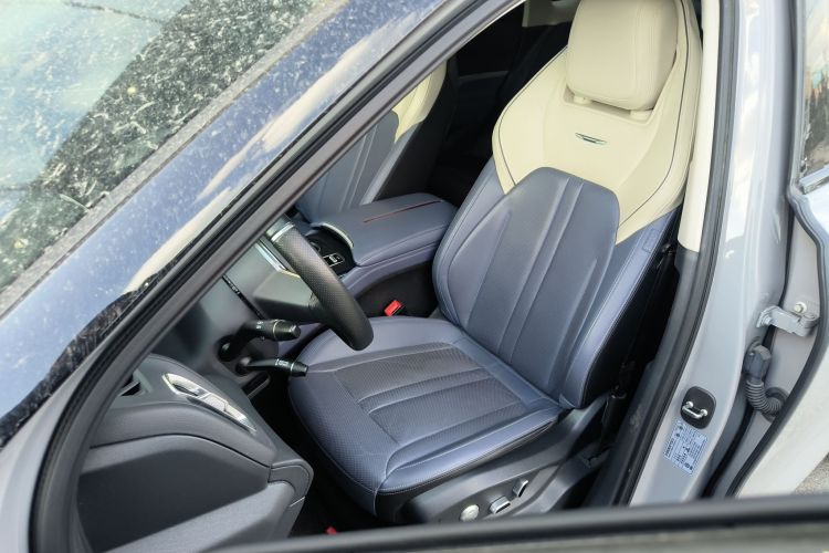 红旗HS3 2023款 2.0T 四驱有为版中控内饰19