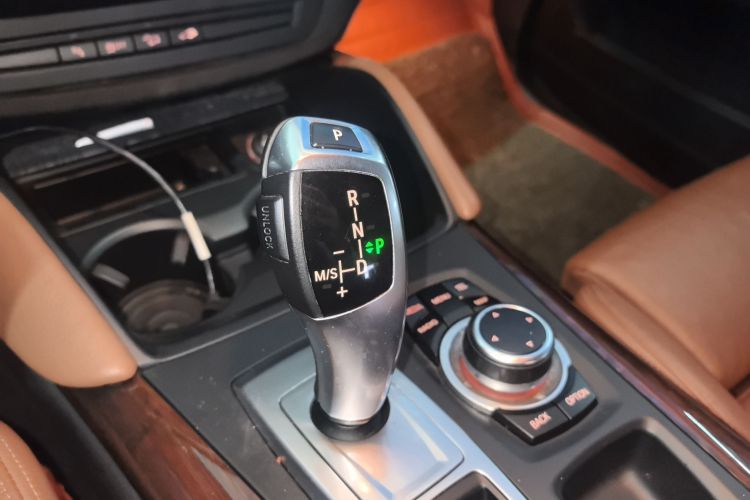 宝马X6 2013款 xDrive35i中控内饰18