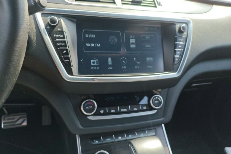 陆风X7 2015款 2.0T 全景尊贵版局部细节16