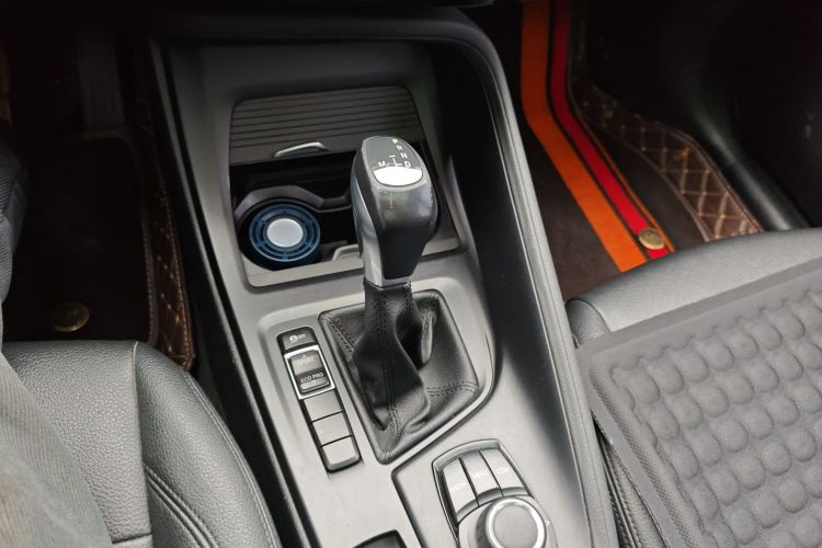 宝马X1 2019款 sDrive20Li 领先型中控内饰18