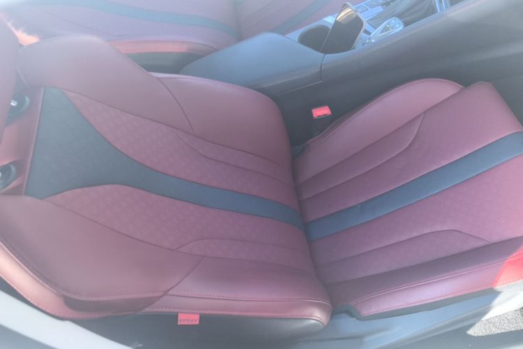 长安 逸动 2021款 PLUS 蓝鲸NE 1.4T GDI DCT尊贵型局部细节41