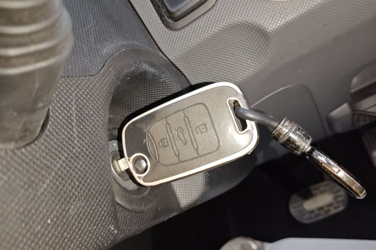 五菱汽车 宏光MINIEV 2021款 马卡龙时尚款 三元锂中控内饰7001