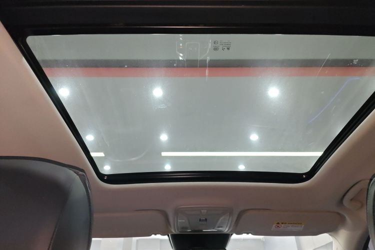 红旗HS5 2022款 改款 2.0T 智联旗享版中控内饰22