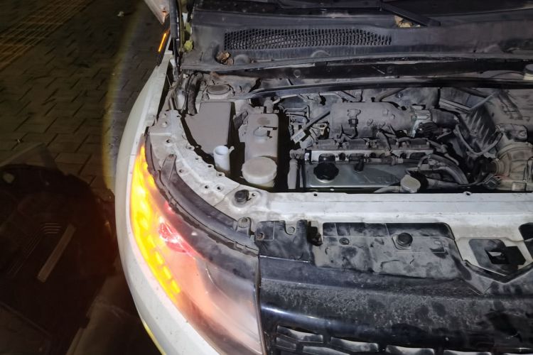 陆风X7 2015款 2.0T 全景尊贵版局部细节9006