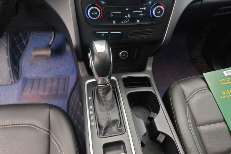 福特 翼虎 2019款 EcoBoost 180 两驱铂翼型 国VI中控内饰18