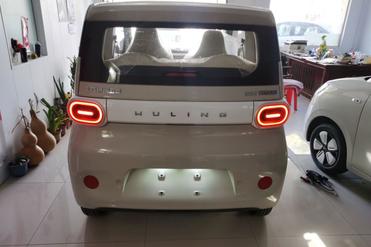 五菱汽车 宏光MINIEV 2024款 第三代 215km 青春版车身外观6