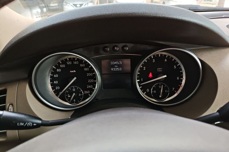 奔驰R级 2015款 R 320 4MATIC 豪华型中控内饰14