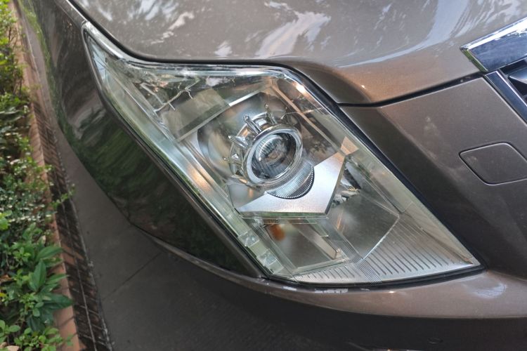 凯迪拉克SRX 2014款 3.0L 精英型车身外观8