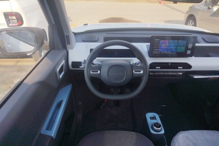 吉利银河 2024款 熊猫mini 200km 耐力熊中控内饰13