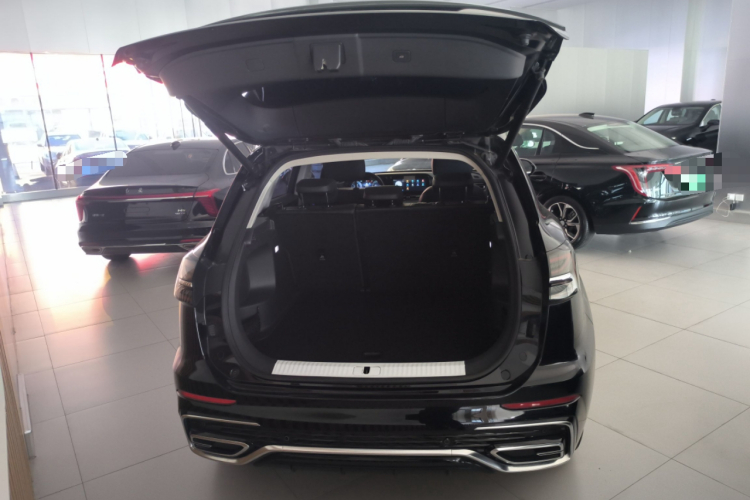 红旗HS5 2023款 2.0T 旗享Pro版机舱底盘23