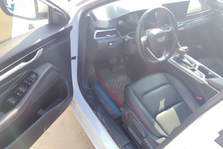 吉利汽车 帝豪 2025款 第4代 1.5L CVT龙腾版中控内饰20