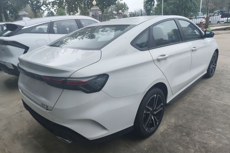 吉利汽车 2024款 缤瑞COOL 1.5T DCT冠军版车身外观6005