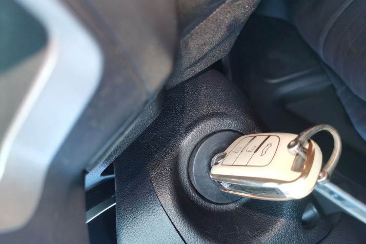 东风风神AX3 2017款 领先版 1.5L 自动尚酷型中控内饰7001