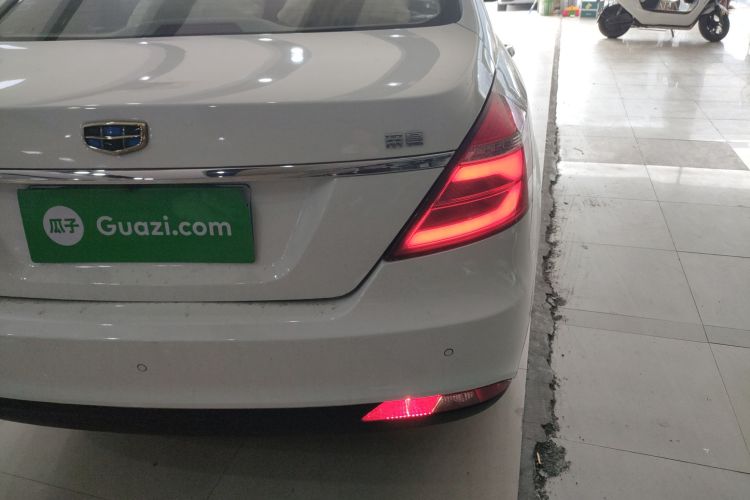 吉利汽车 帝豪 2017款 三厢百万款 1.5L CVT豪华型车身外观9