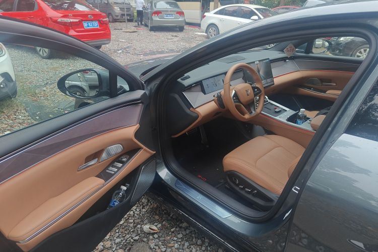 比亚迪 汉L 2025款 DM-p 四驱激光雷达旗舰型中控内饰7003