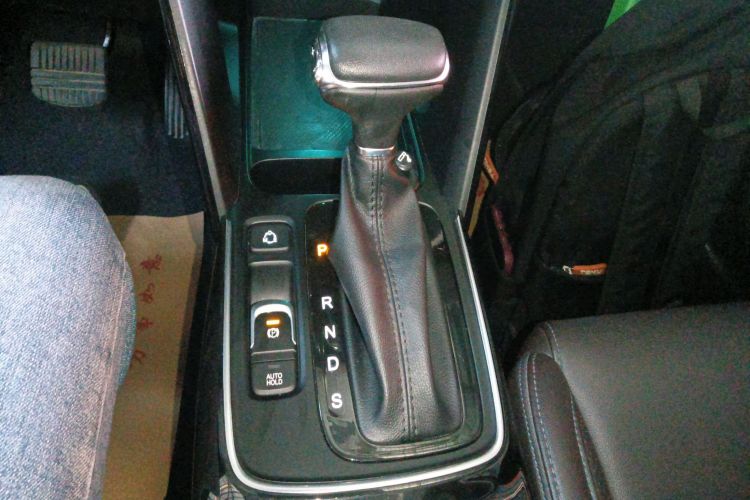 广汽传祺 传祺GS4 2018款 235T 自动两驱至尊版局部细节18