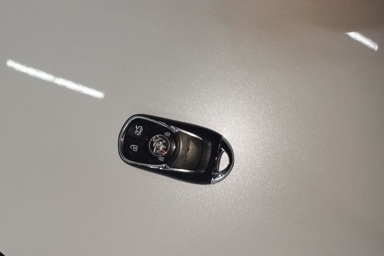 别克 君威 2023款 552T 智享型中控内饰7001