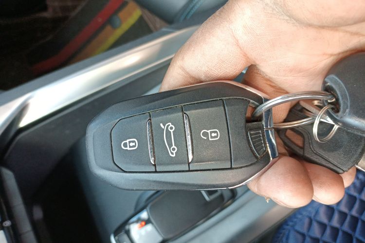 标致5008 2021款 360THP 5座实力版中控内饰11