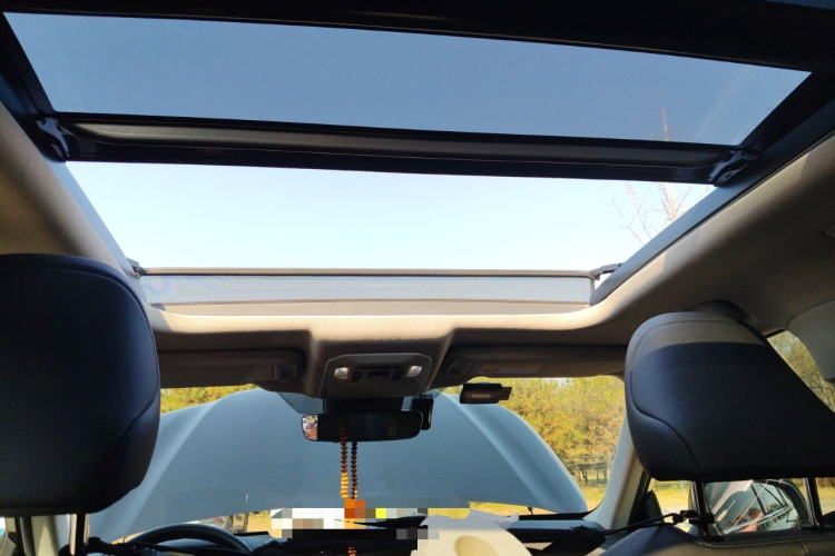 丰田 汉兰达 2023款 2.5L智能电混双擎四驱骑士版 7座中控内饰22