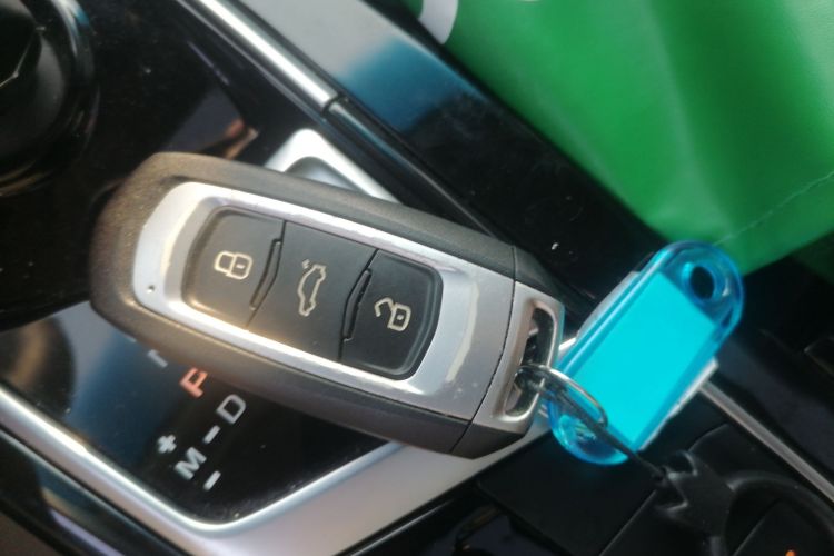 吉利汽车 博瑞 2018款 1.5T MHEV 耀智版中控内饰11