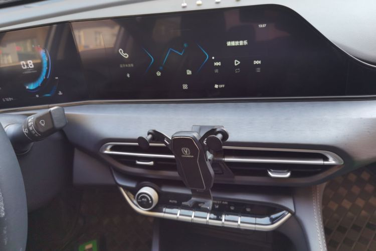 长安 逸动 2021款 PLUS 1.6L GDI CVT豪华型中控内饰16