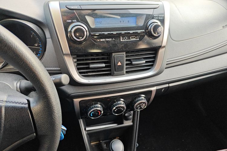 丰田 威驰 2017款 1.5L CVT创行版中控内饰16