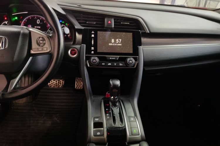 本田 思域 2021款 HATCHBACK 220TURBO CVT劲擎控中控内饰16