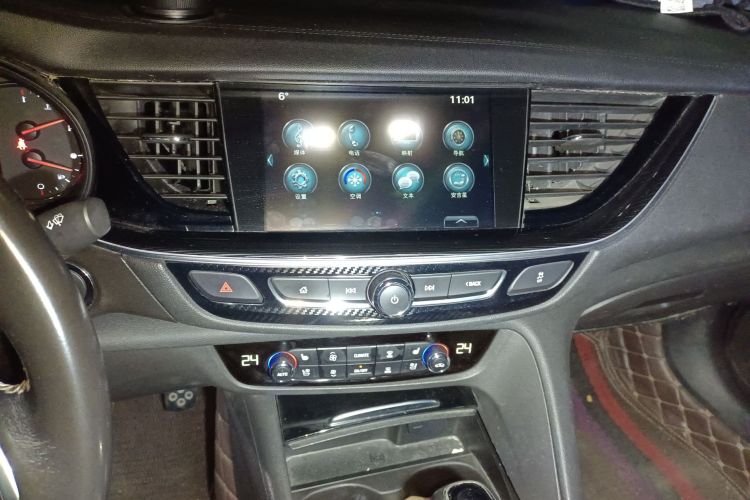 别克 君威 2017款 20T 尊贵型中控内饰16