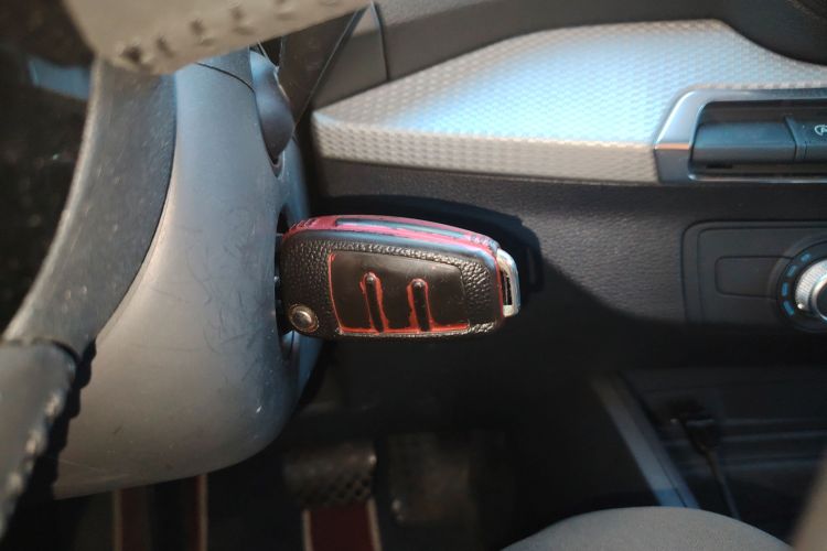 奥迪Q2L 2021款 35 TFSI 进取动感型中控内饰7001